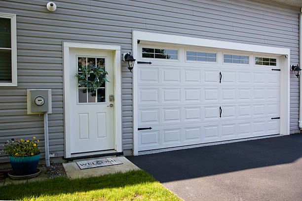 24/7 Emergency Garage Door Panel Replacement experts in Coke County County, TX